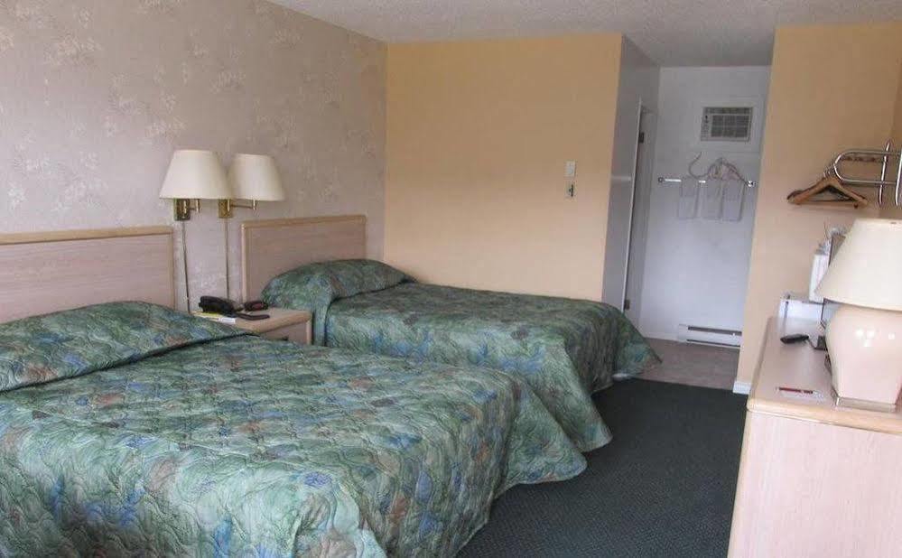 Westwood Motel 100 Mile House Zewnętrze zdjęcie