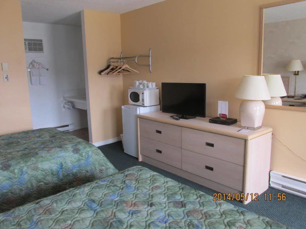 Westwood Motel 100 Mile House Zewnętrze zdjęcie