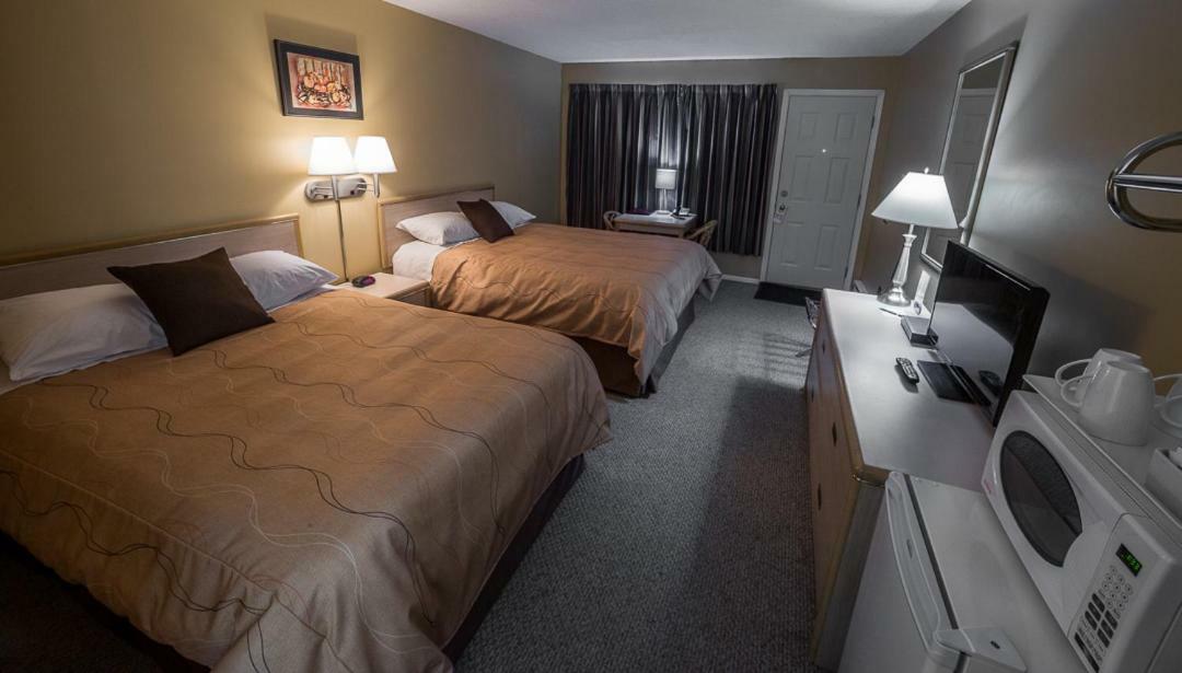 Westwood Motel 100 Mile House Zewnętrze zdjęcie